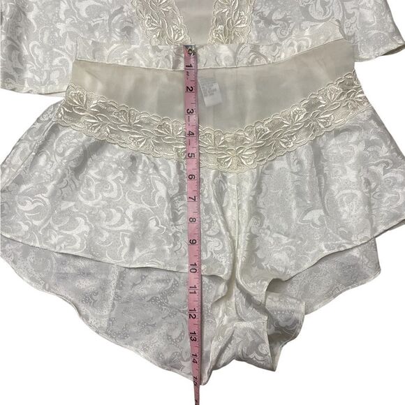 Sarah Spencer Vintage Cami & Short Set - Picture 14 of 16